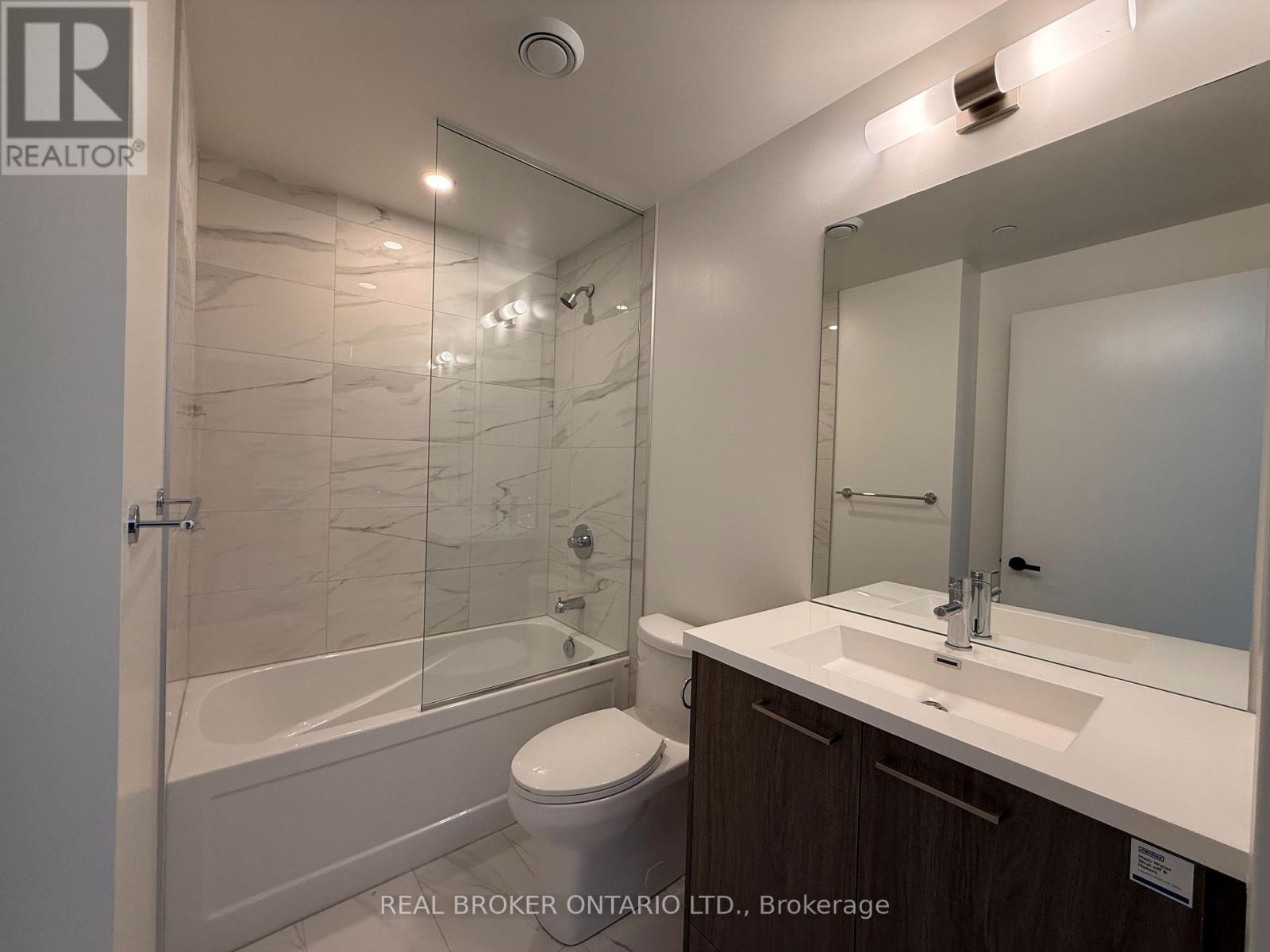 2507 - 28 Interchange Way, Vaughan (Vaughan Corporate Centre), Ontario  L4K 0P8 - Photo 17 - N13566178