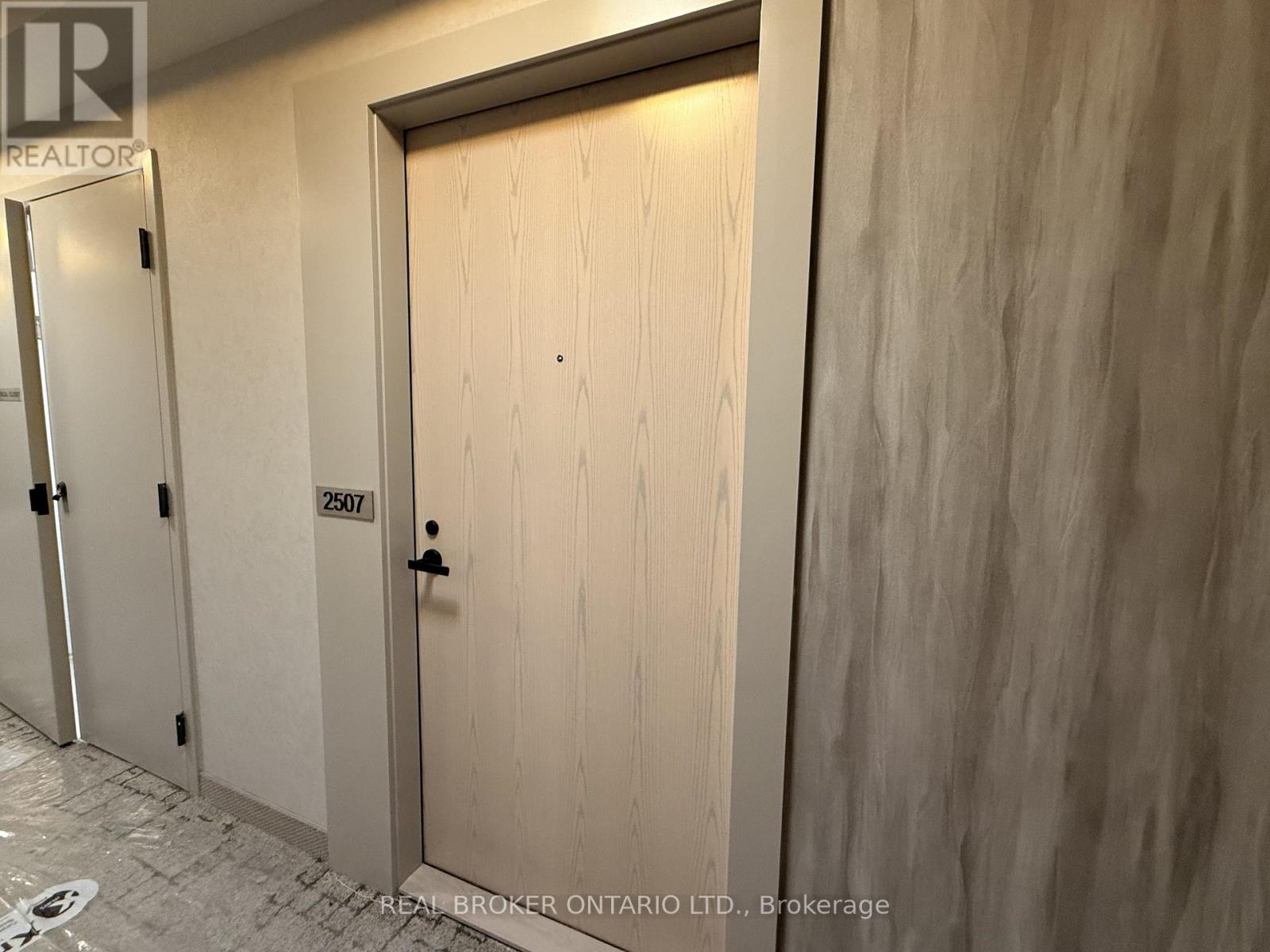 2507 - 28 Interchange Way, Vaughan (Vaughan Corporate Centre), Ontario  L4K 0P8 - Photo 5 - N13566178