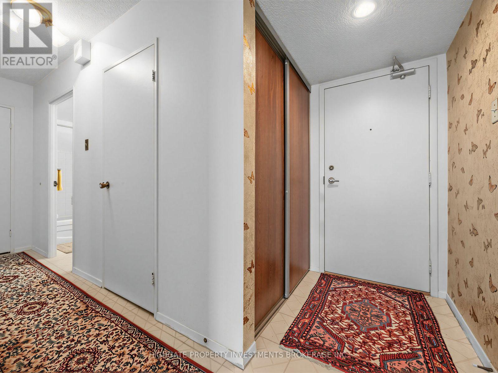 605 - 10 Martha Eaton Way, Toronto, Ontario  M6M 5B3 - Photo 2 - W13566030
