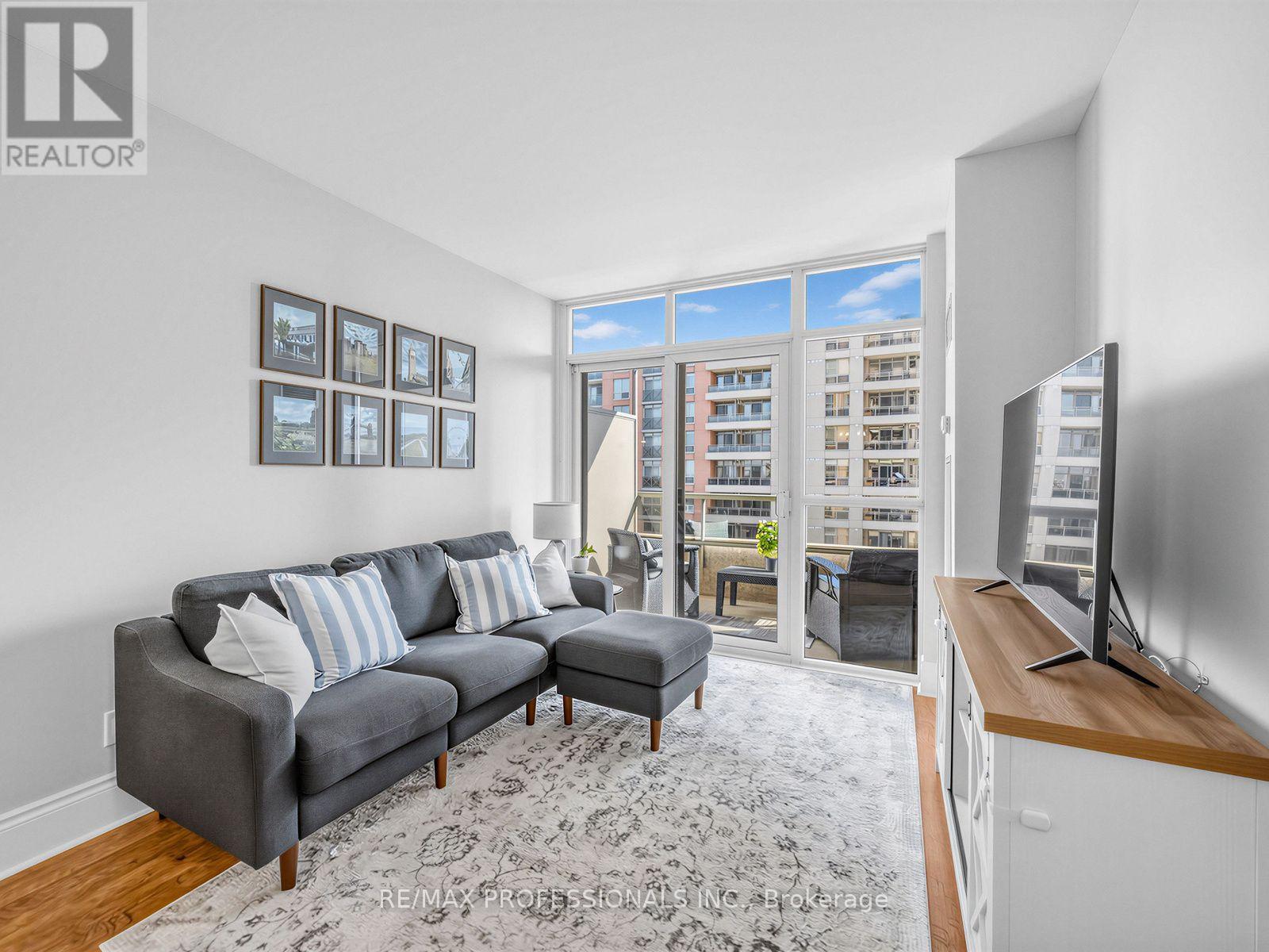 1123 - 5233 Dundas Street W, Toronto, Ontario  M9B 6M1 - Photo 2 - W13566040