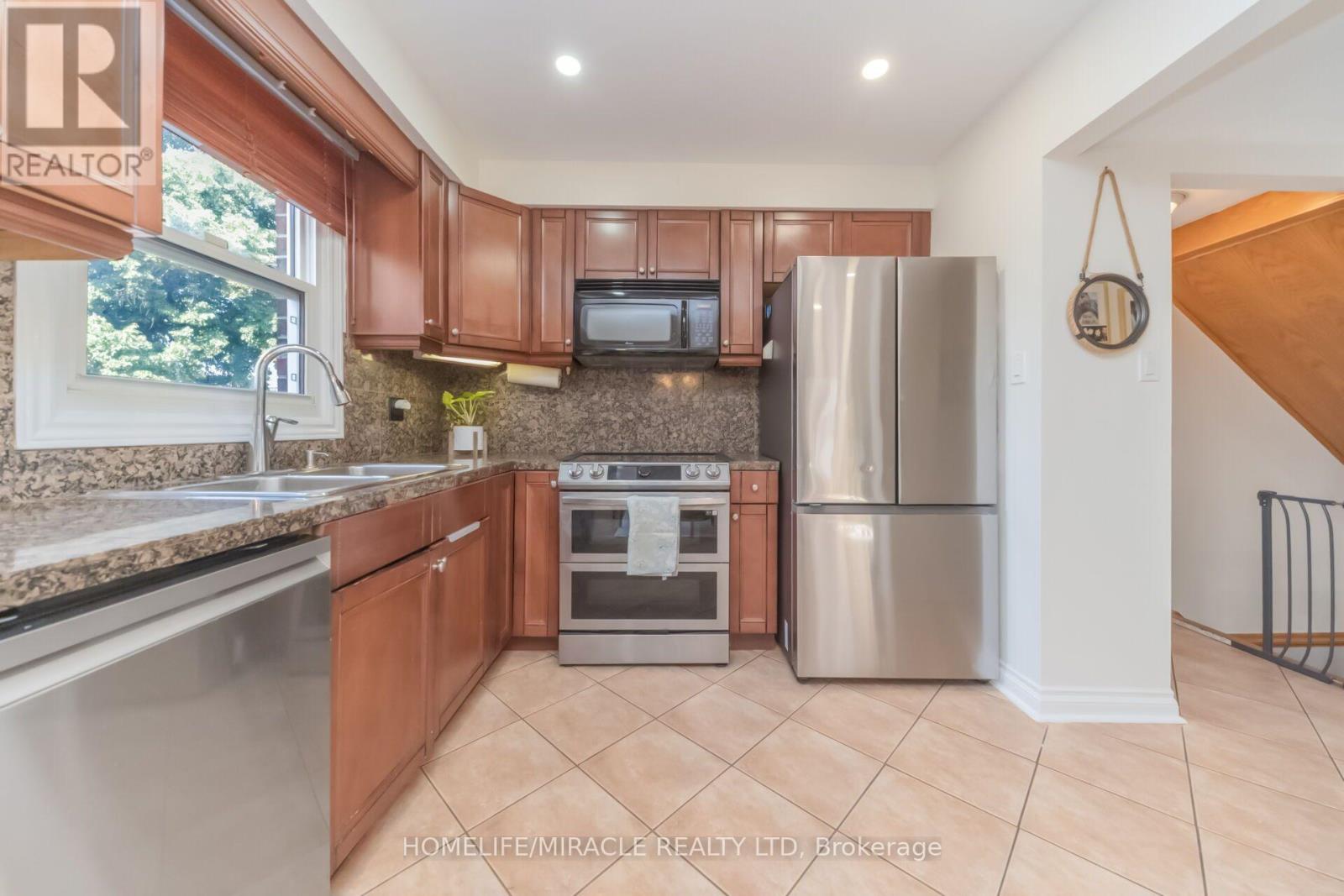 64 Aurora Place, Brampton, Ontario  L6Z 2A8 - Photo 14 - W13566056