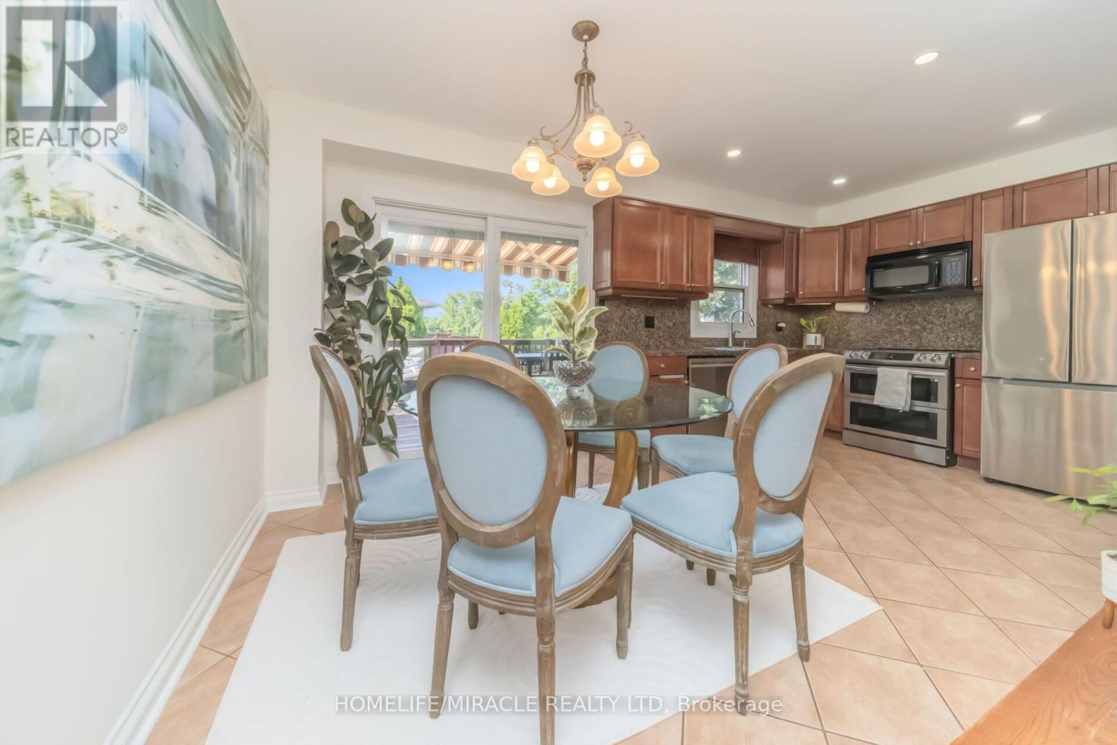 64 Aurora Place, Brampton, Ontario  L6Z 2A8 - Photo 15 - W13566056
