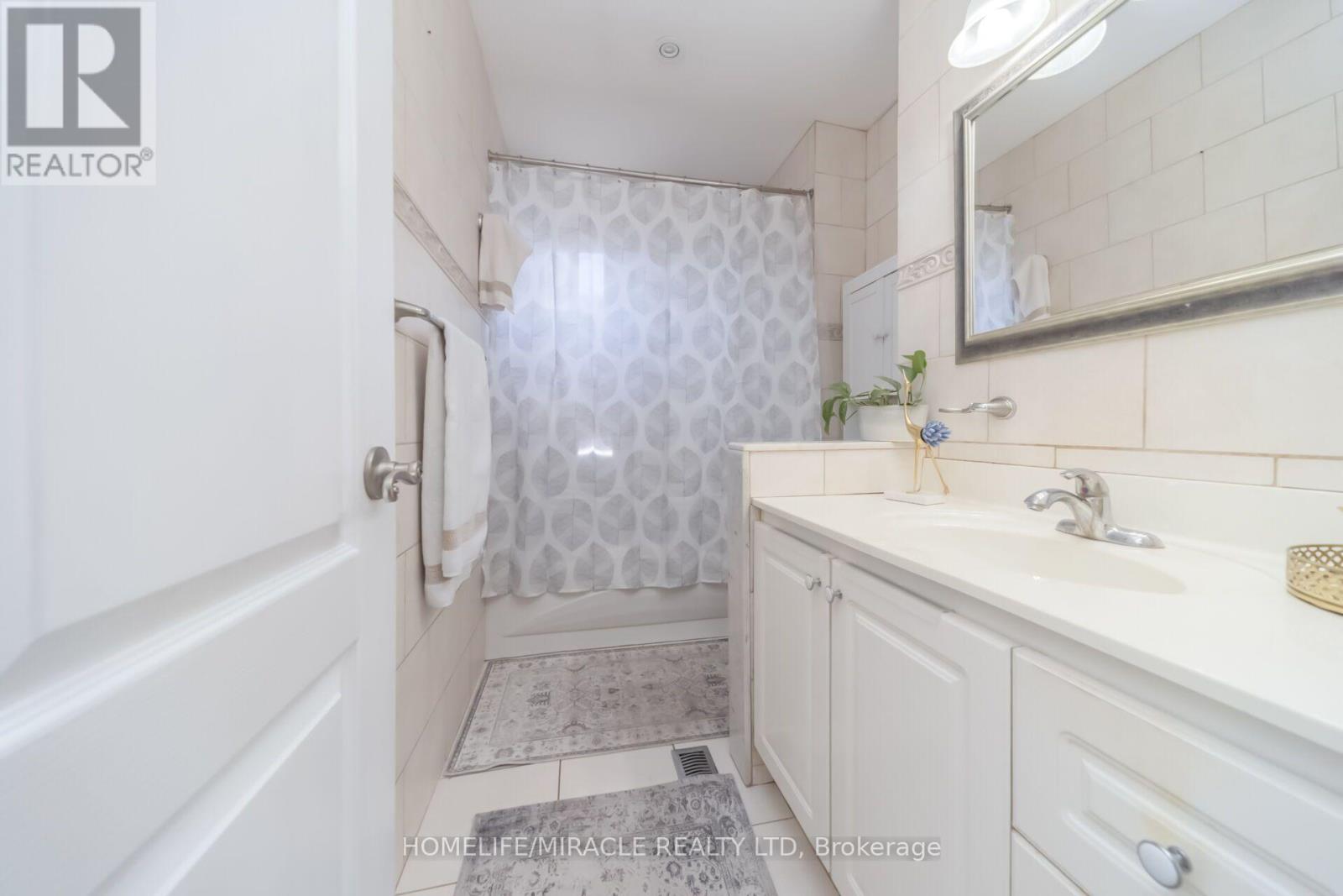 64 Aurora Place, Brampton, Ontario  L6Z 2A8 - Photo 27 - W13566056