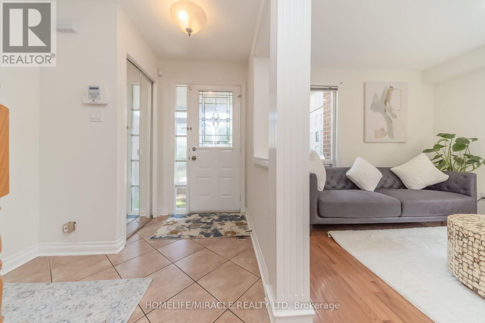 64 Aurora Place, Brampton, Ontario  L6Z 2A8 - Photo 7 - W13566056