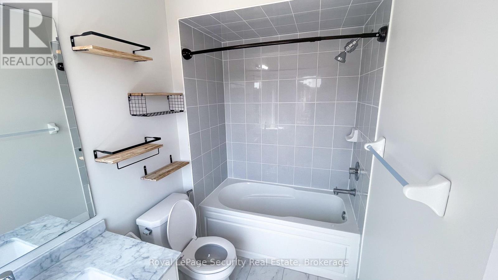 Unit 2 - 39 Wild Rose Gardens, Toronto, Ontario M6L 0A5 - Photo 10 - W13566096