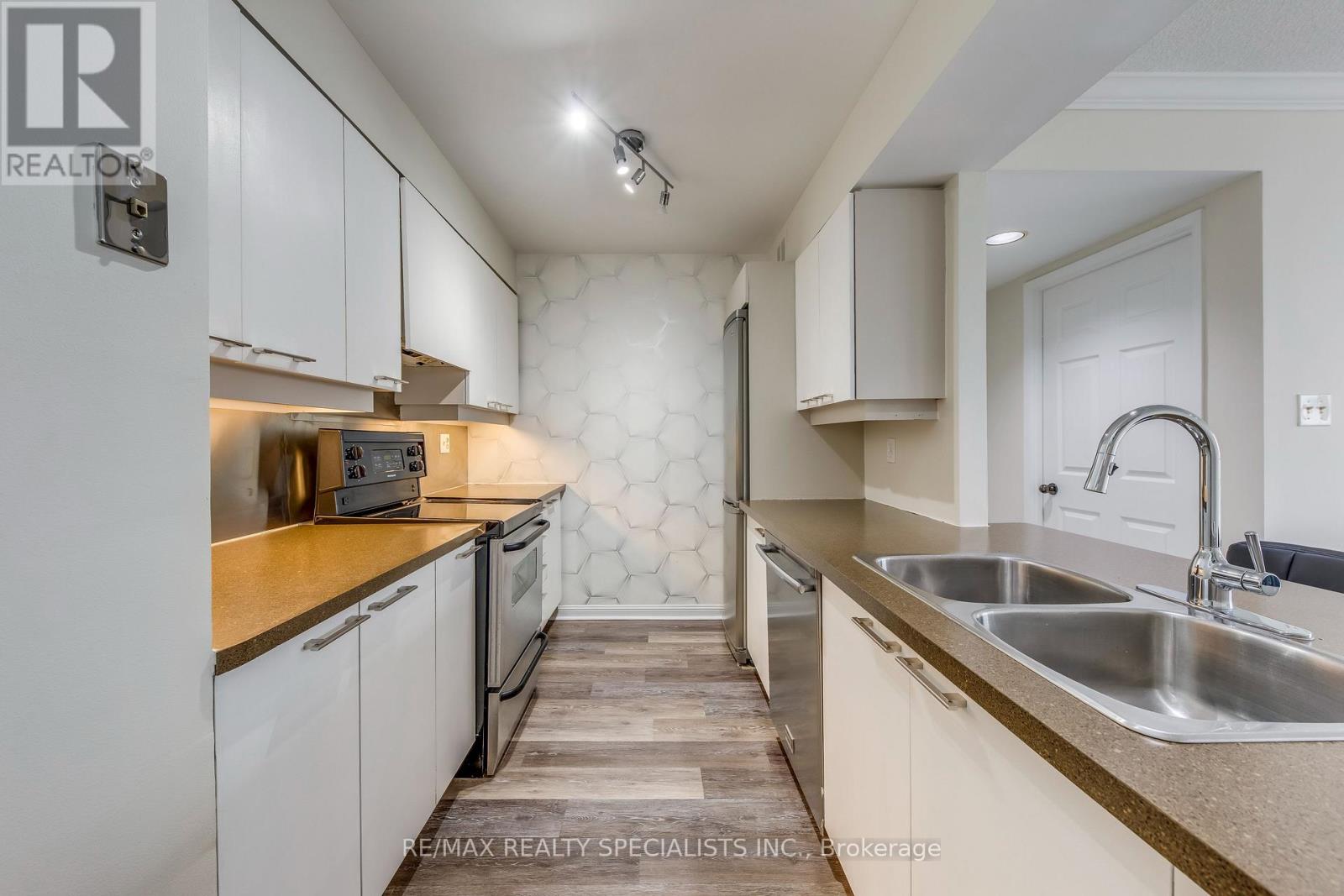 604 - 50 Eglinton Avenue W, Mississauga, Ontario  L5R 3P5 - Photo 17 - W13566118