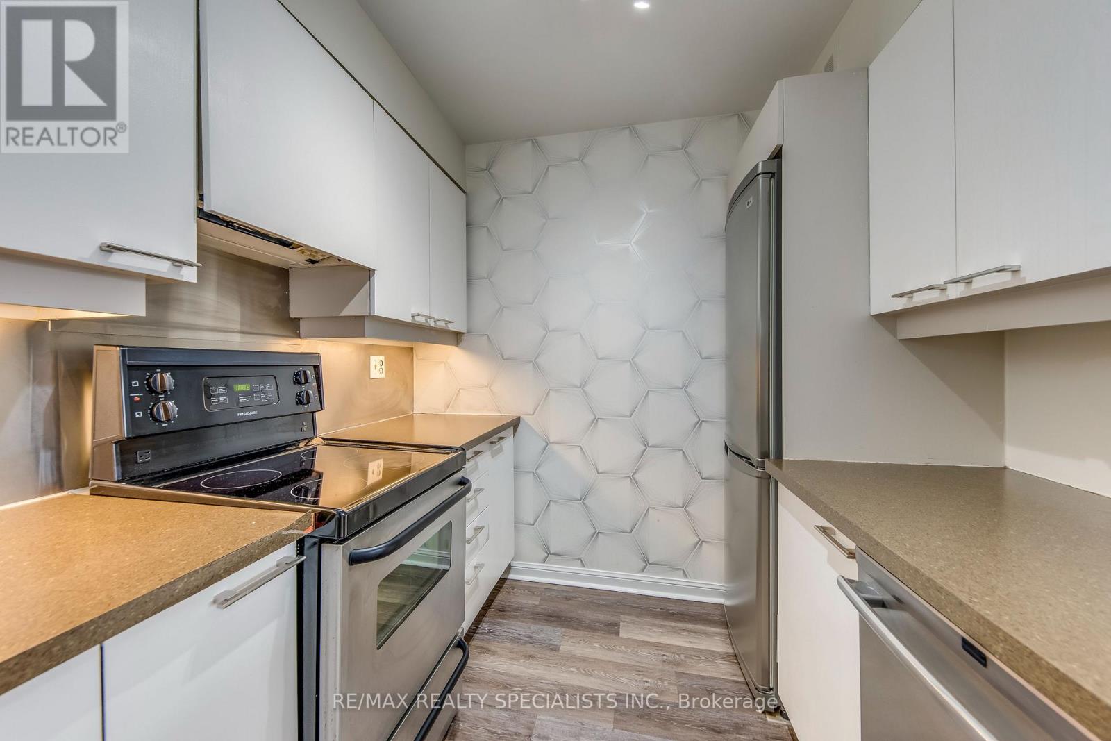 604 - 50 Eglinton Avenue W, Mississauga, Ontario  L5R 3P5 - Photo 18 - W13566118