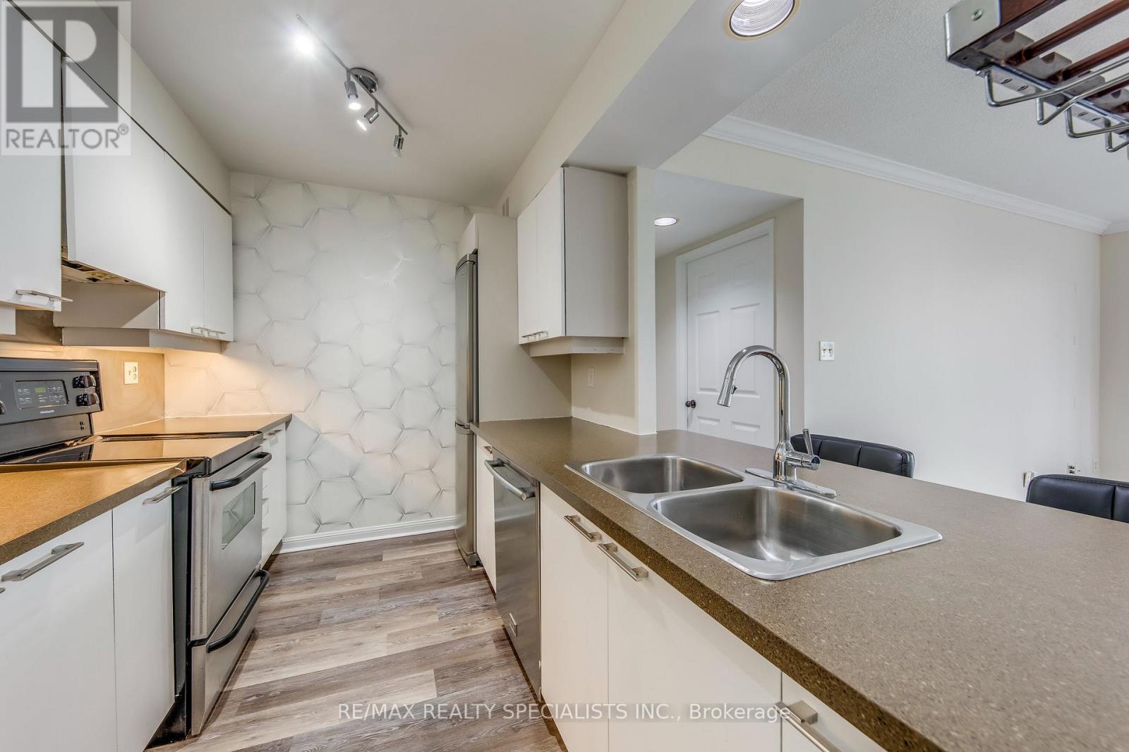 604 - 50 Eglinton Avenue W, Mississauga, Ontario  L5R 3P5 - Photo 19 - W13566118