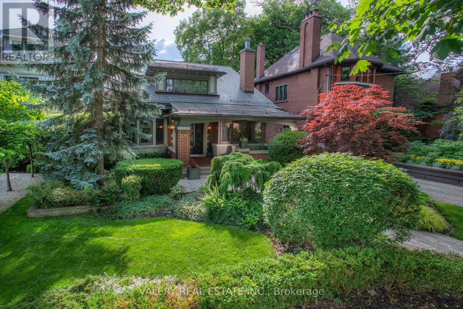 270 Indian Road, Toronto, Ontario  M6R 2X2 - Photo 2 - W13566182