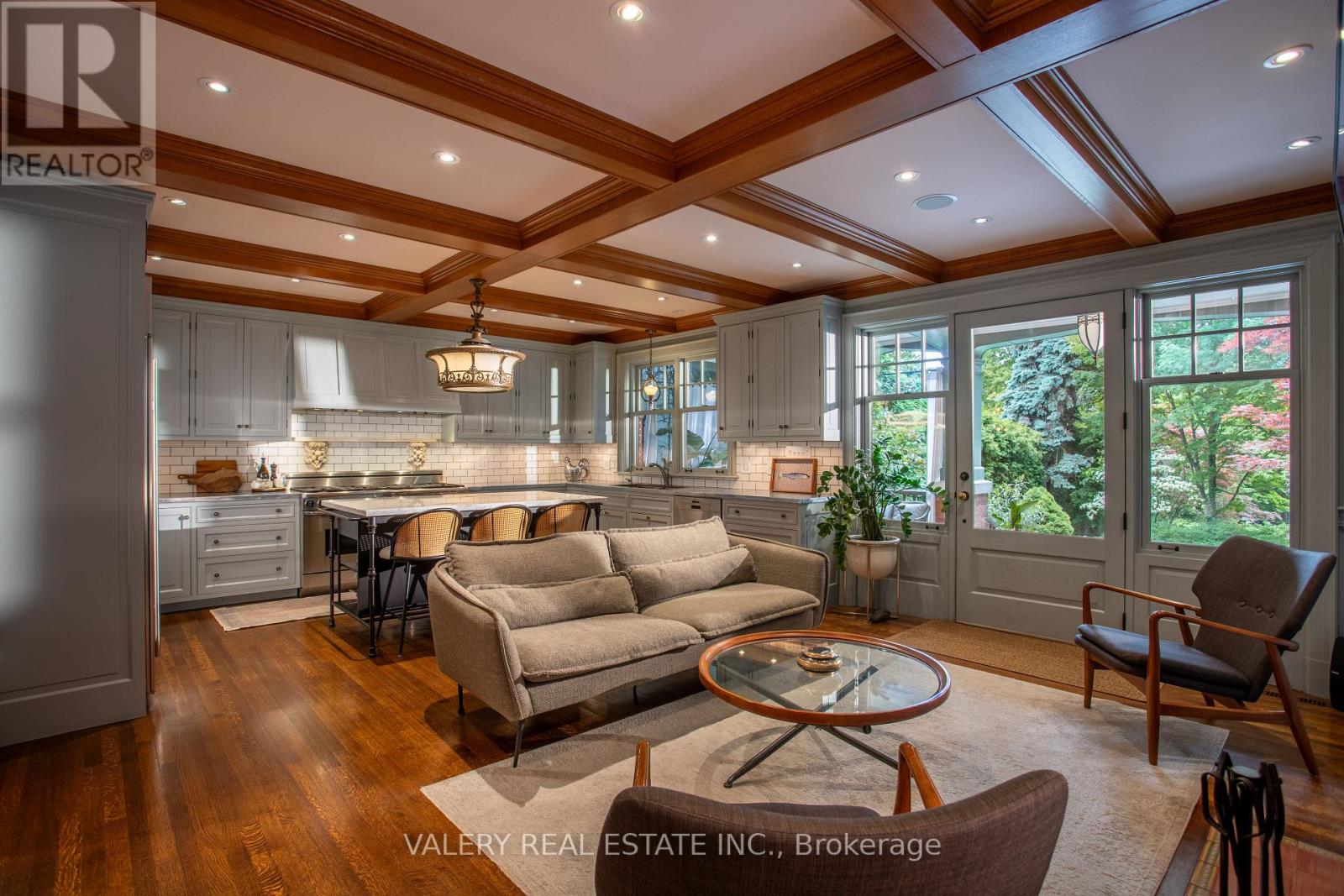 270 Indian Road, Toronto, Ontario  M6R 2X2 - Photo 3 - W13566182