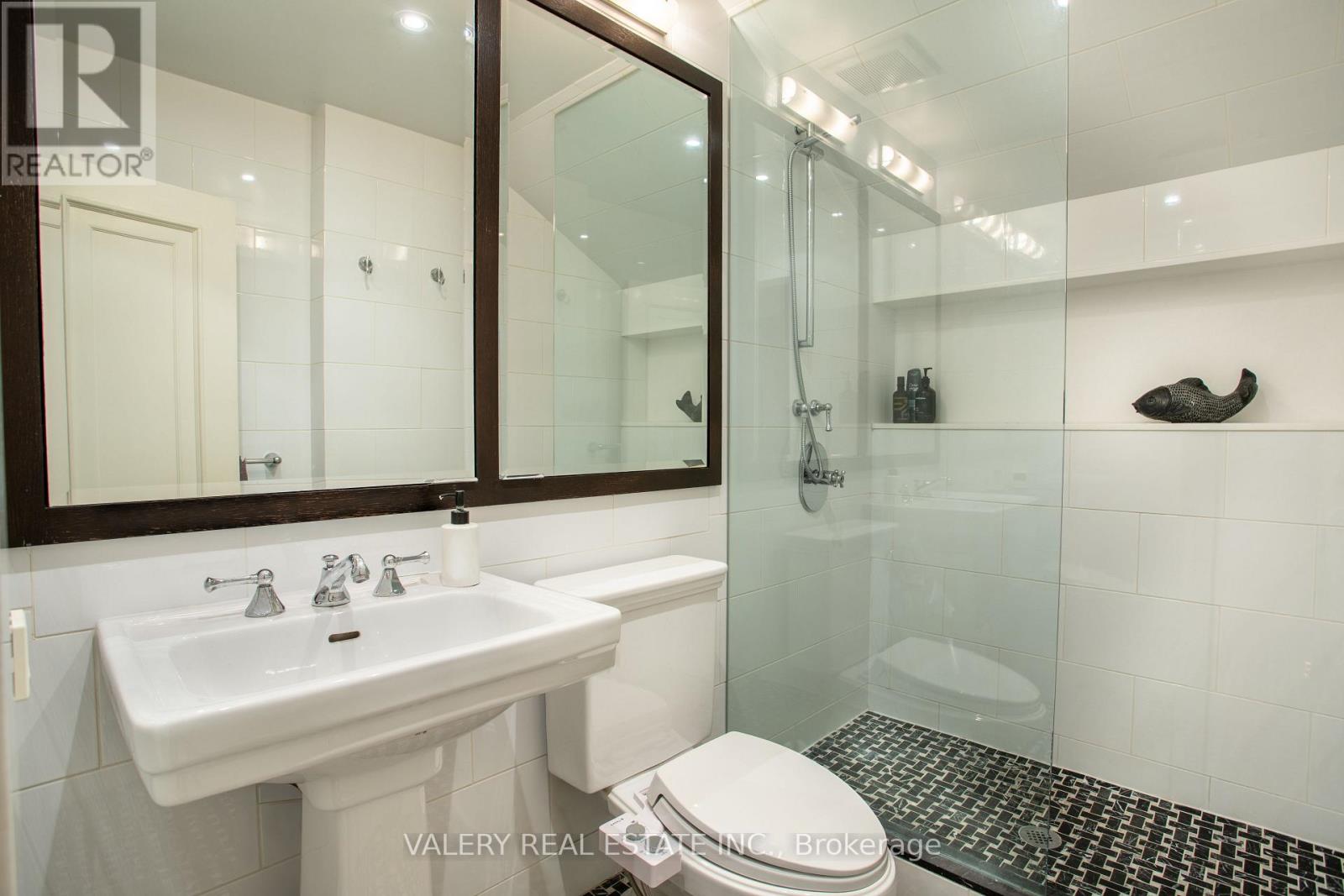 270 Indian Road, Toronto, Ontario  M6R 2X2 - Photo 30 - W13566182