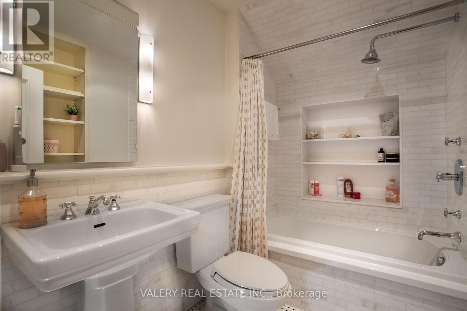 270 Indian Road, Toronto, Ontario  M6R 2X2 - Photo 32 - W13566182