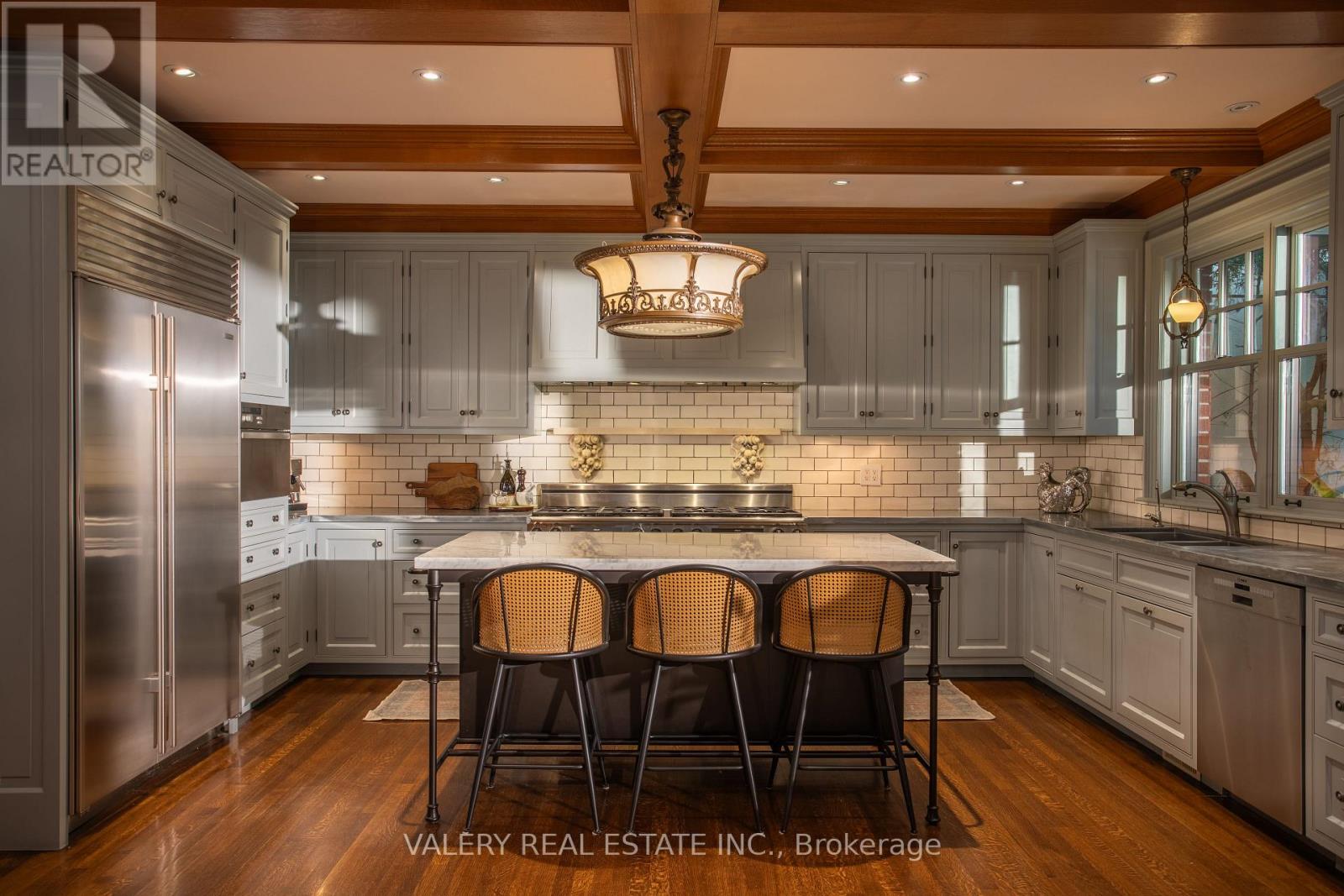 270 Indian Road, Toronto, Ontario  M6R 2X2 - Photo 4 - W13566182