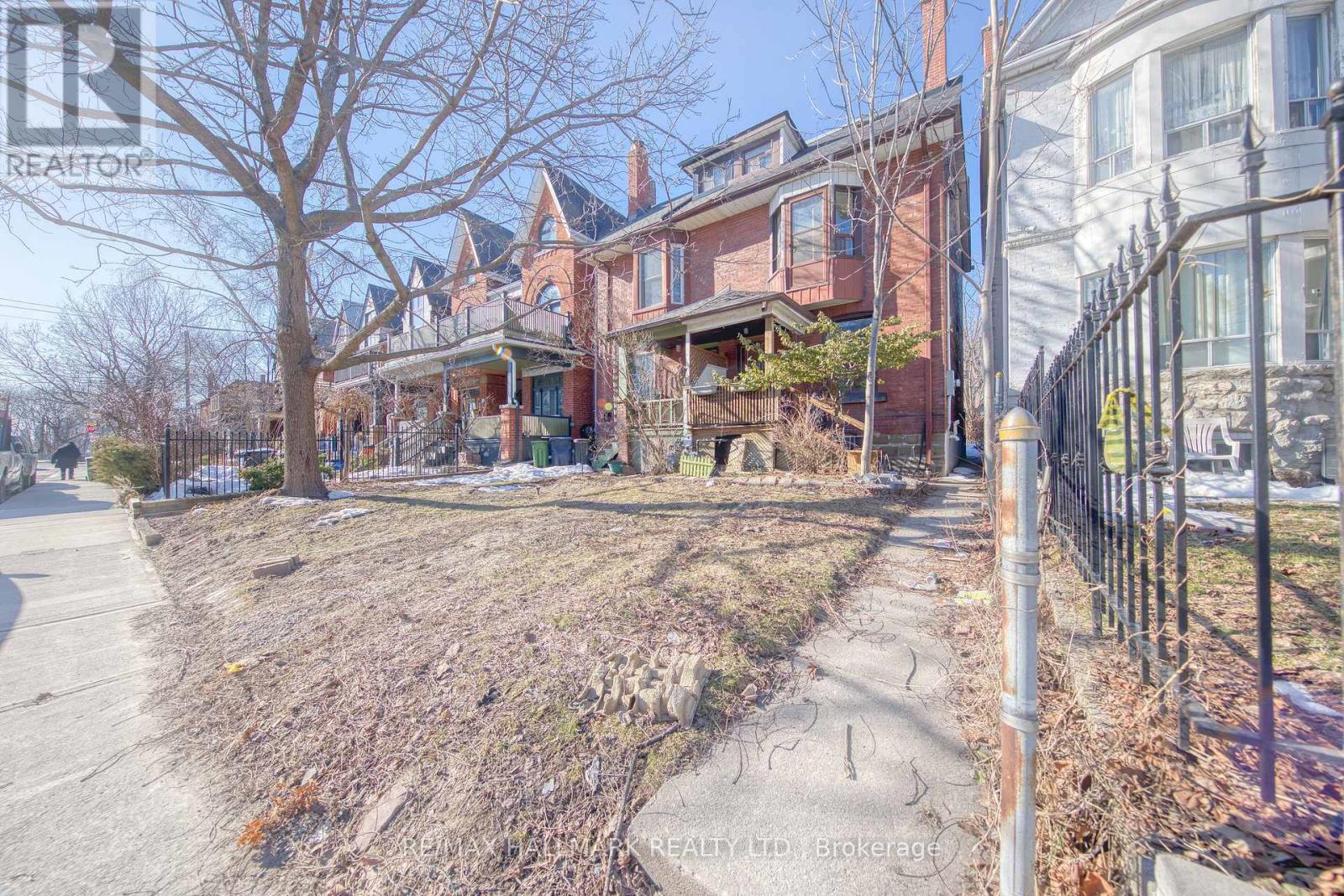 MAIN - 46 SPRINGHURST AVENUE