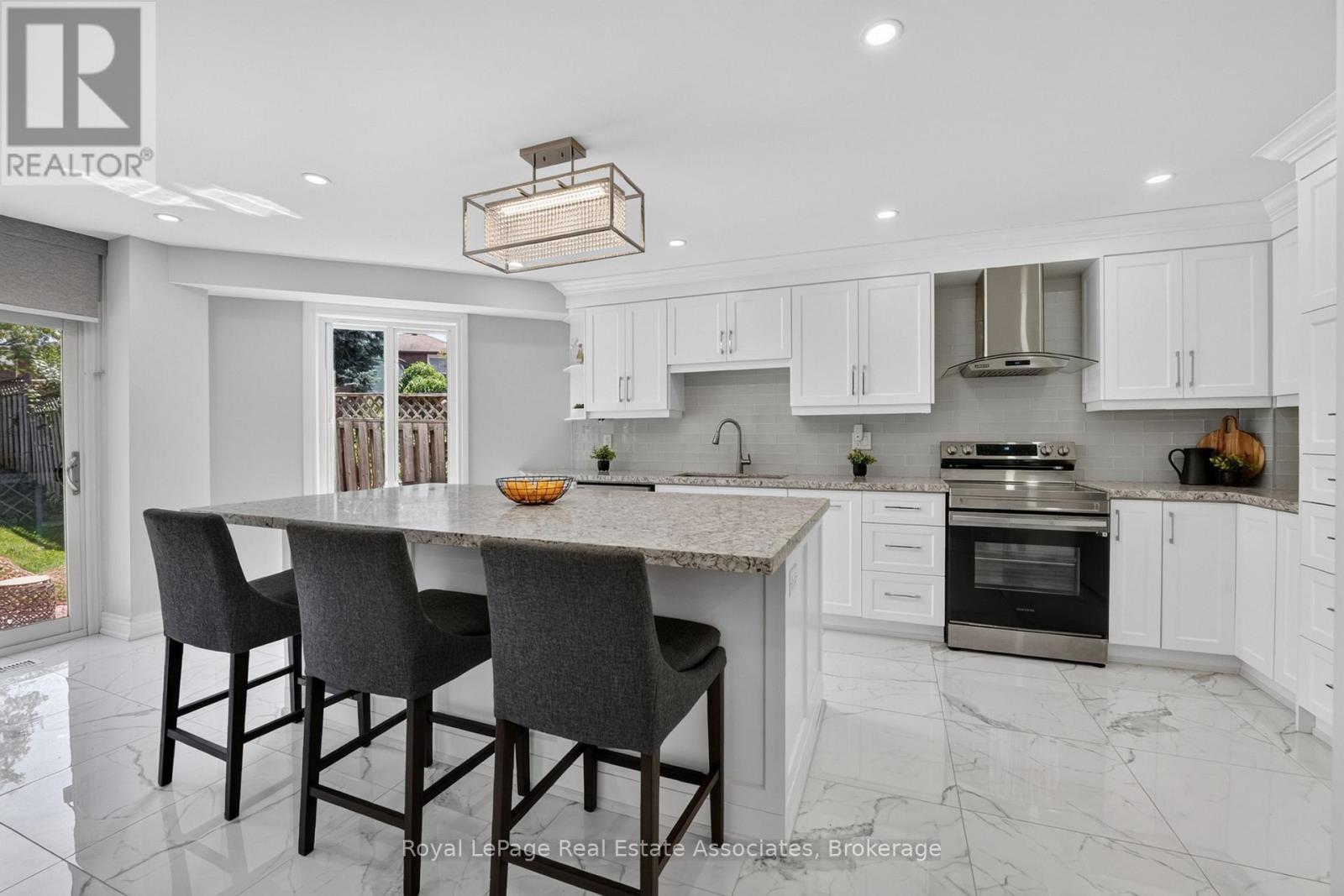 3346 Chartrand Crescent, Mississauga, Ontario  L5L 4C5 - Photo 12 - W13566320