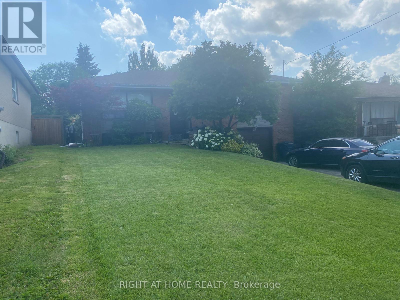 68 Barford Road, Toronto, Ontario M9W 4H6 - Photo 2 - W13539316