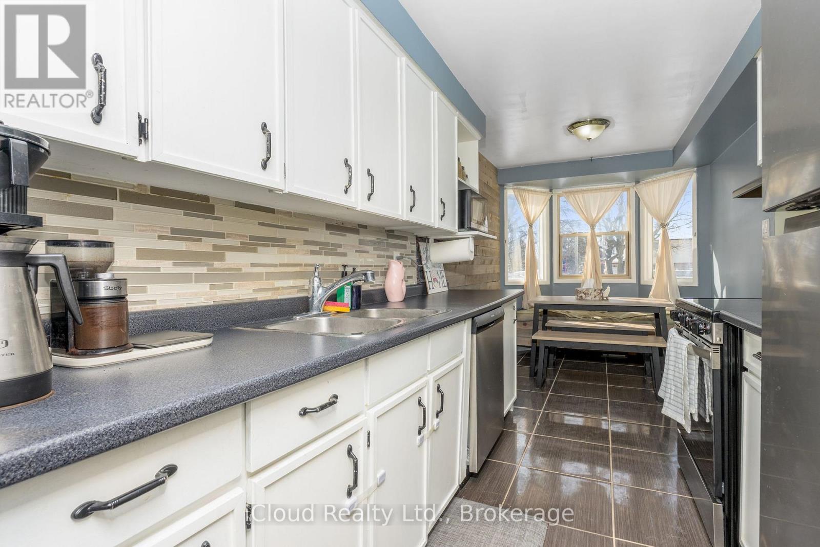 1 - 40 Silvercreek Parkway, Guelph, Ontario  N1H 7X5 - Photo 11 - X12742112