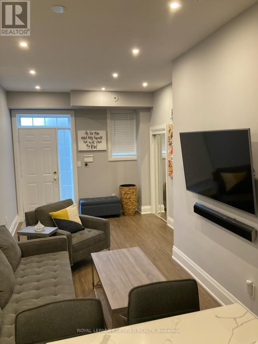 9 - 605 Shoreline Drive, Mississauga, Ontario  L5B 4K5 - Photo 3 - W13535370