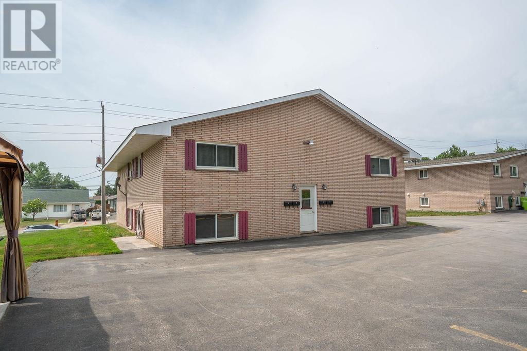 1014 Peoples Rd, Sault Ste. Marie, Ontario  P6C 3W2 - Photo 3 - SM261860