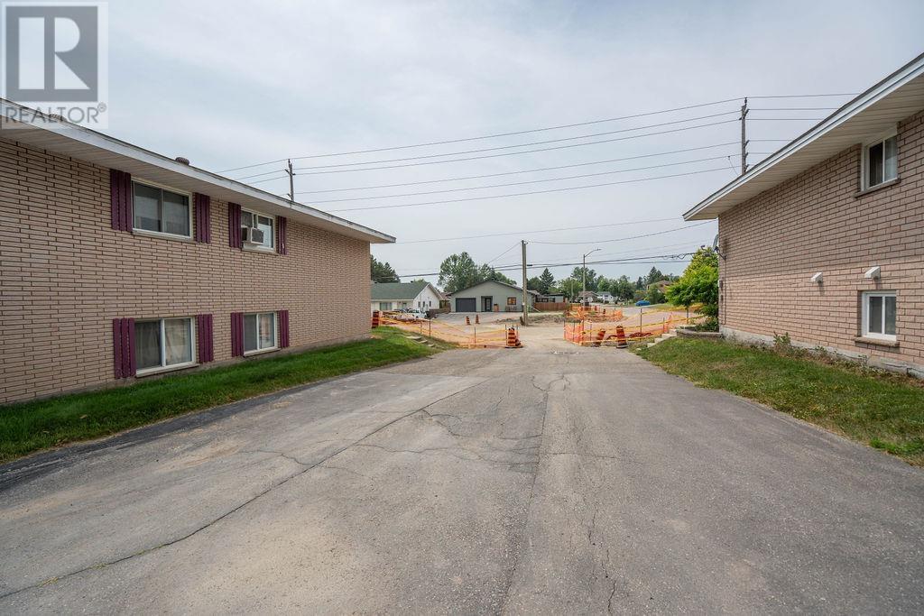 1014 Peoples Rd, Sault Ste. Marie, Ontario  P6C 3W2 - Photo 6 - SM261860