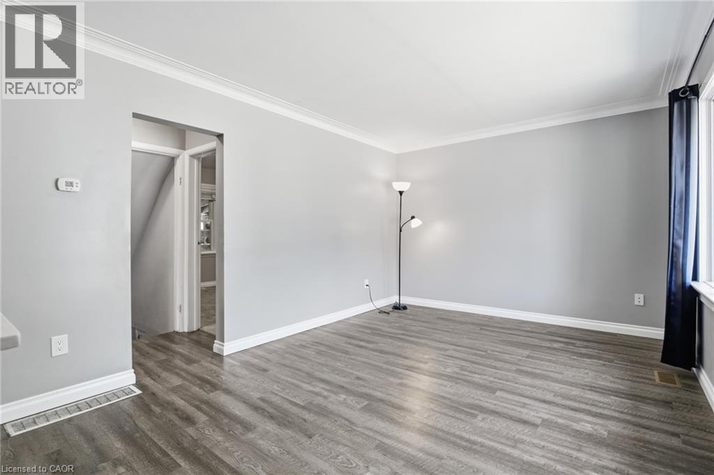 33 Belmont Avenue E, Kitchener, Ontario N2M 4B8 - Photo 14 - 40846874