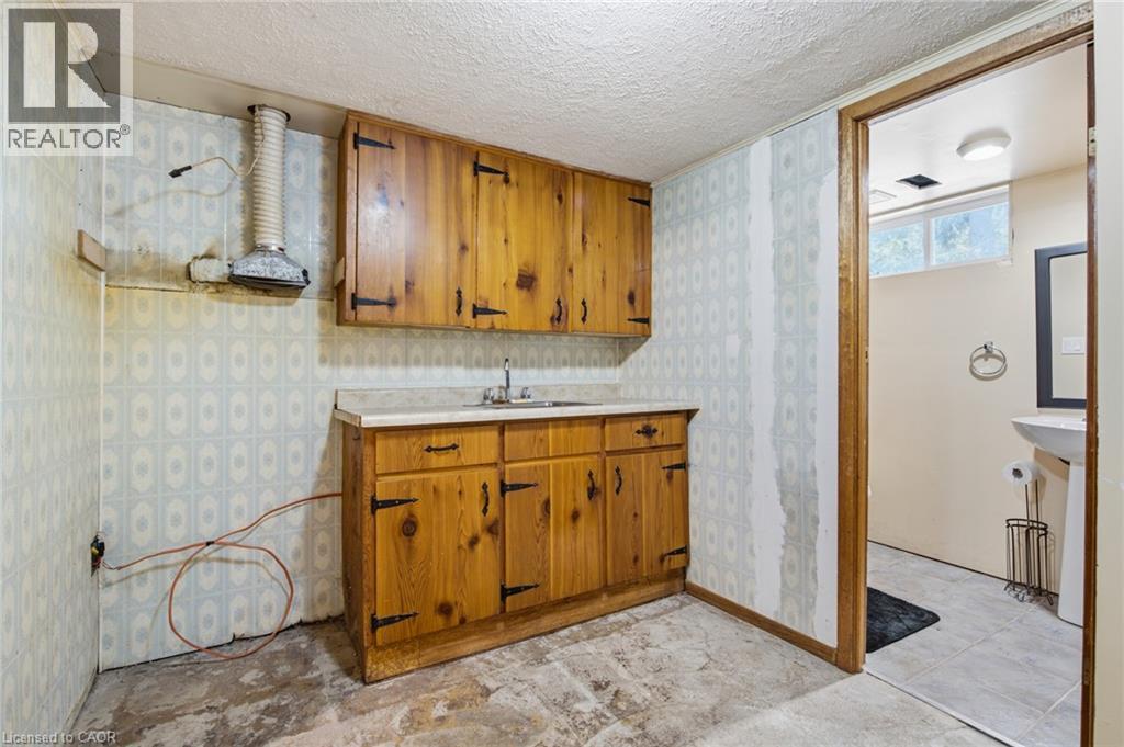 33 Belmont Avenue E, Kitchener, Ontario N2M 4B8 - Photo 25 - 40846874