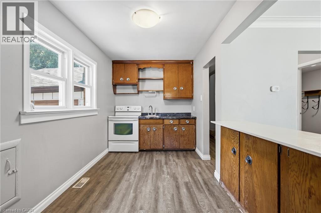 33 Belmont Avenue E, Kitchener, Ontario N2M 4B8 - Photo 8 - 40846874