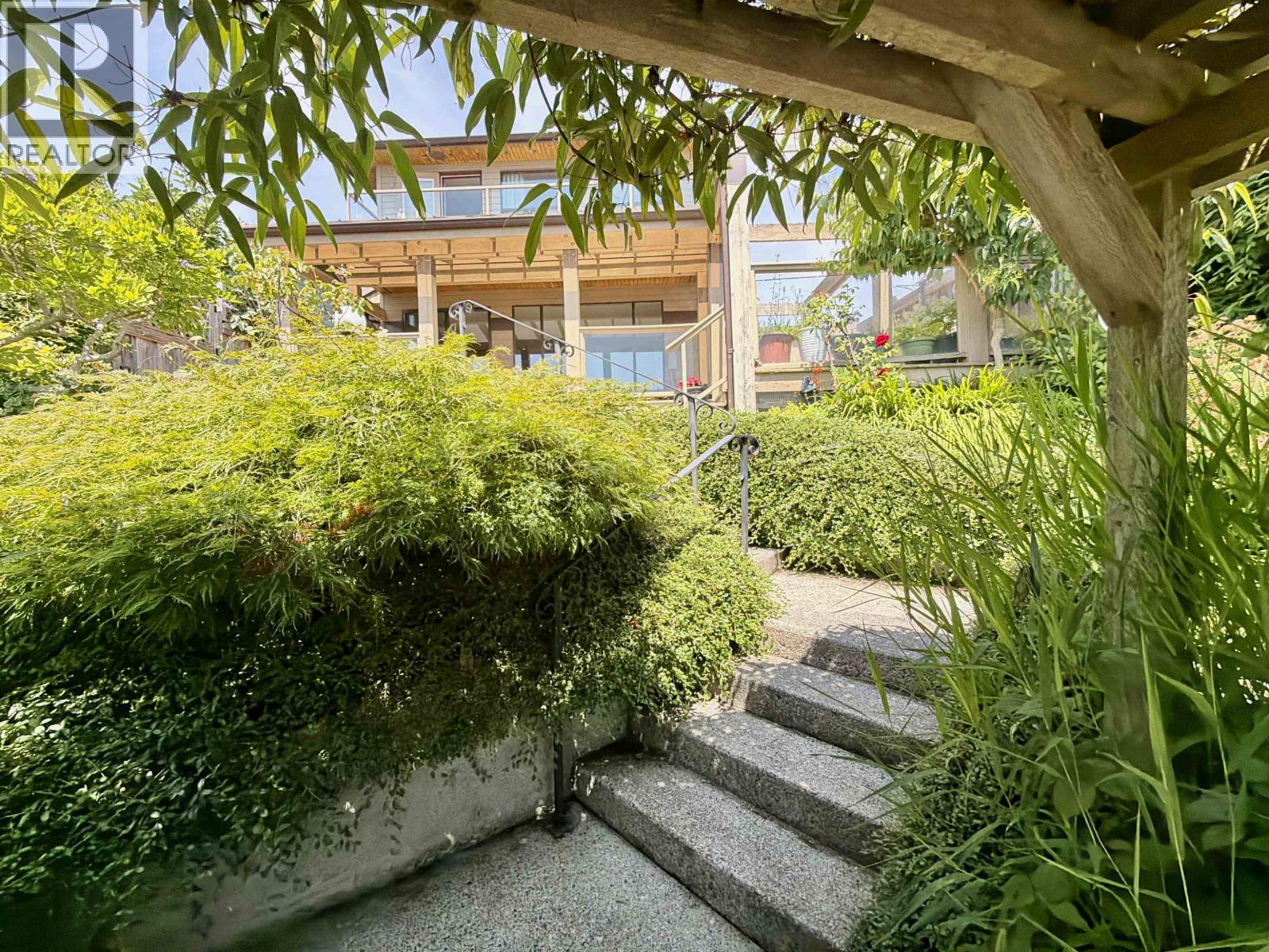 735 Franklin Road, Gibsons, British Columbia V0N 1V8 - Photo 35 - R3146475