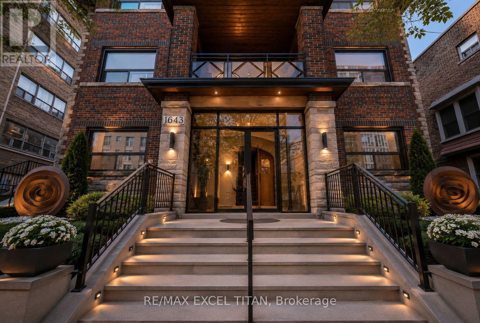 208 - 1643 BLOOR STREET W, Toronto, Ontario