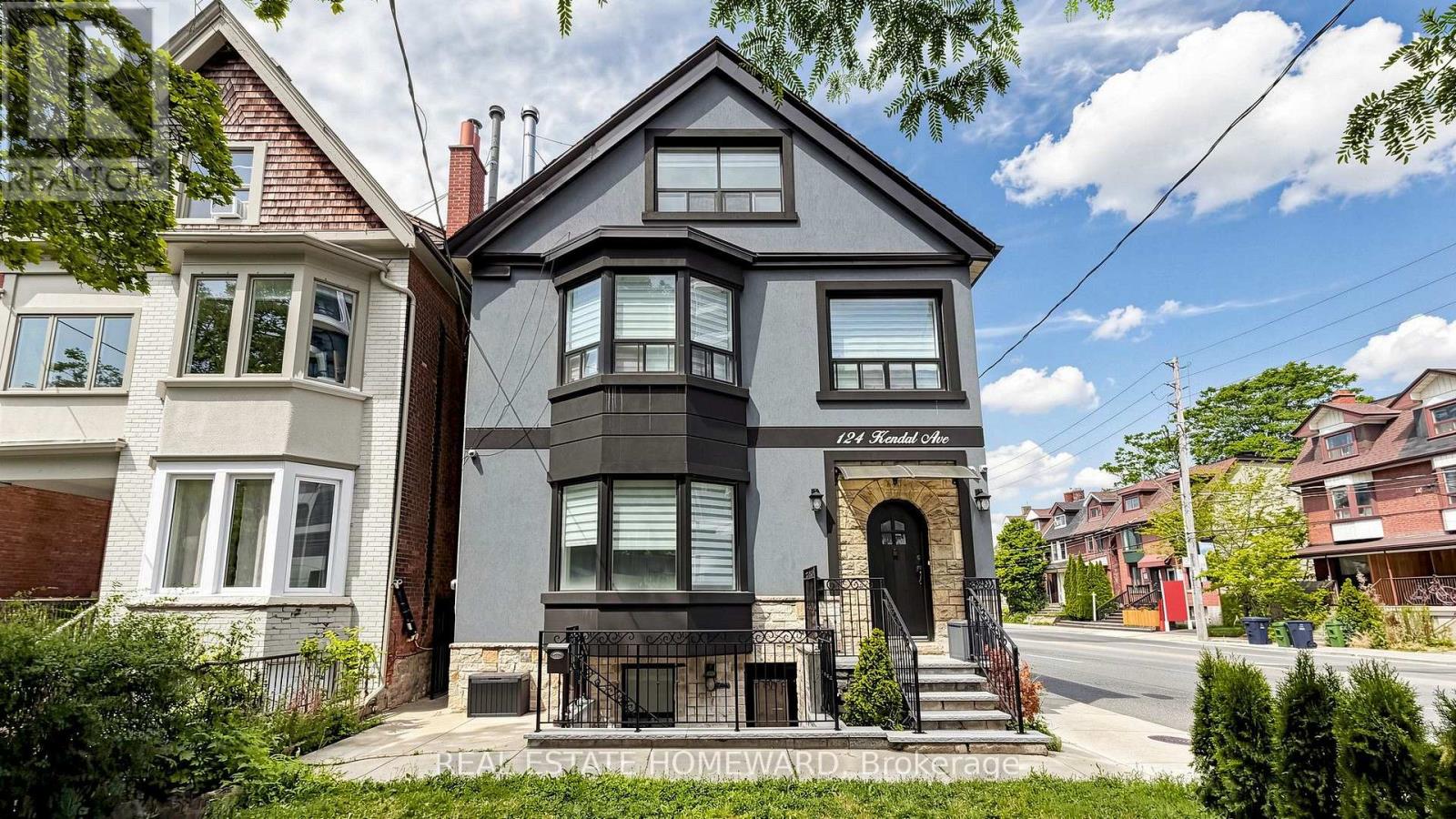 2 - 124 KENDAL AVENUE, Toronto (Annex)