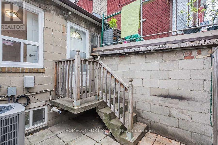 208 Manning Avenue, Toronto, Ontario M6J 2K7 - Photo 15 - C13566486