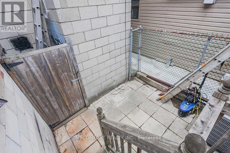 208 Manning Avenue, Toronto, Ontario M6J 2K7 - Photo 16 - C13566486