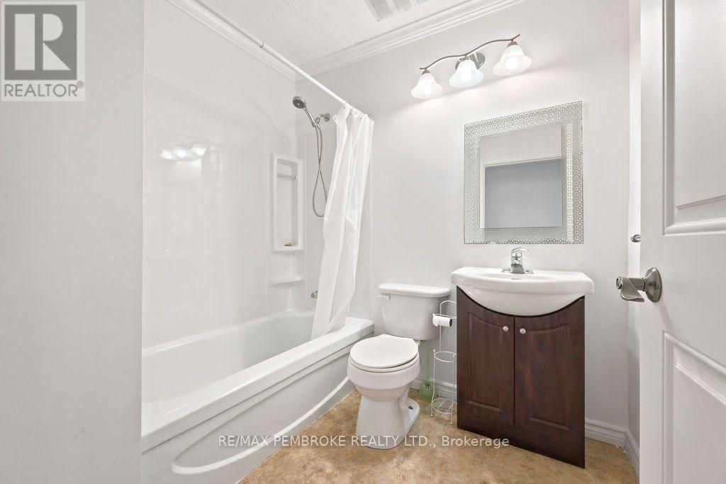 32560 Highway Highway, Laurentian Hills, Ontario  K0J 1P0 - Photo 19 - X13549334