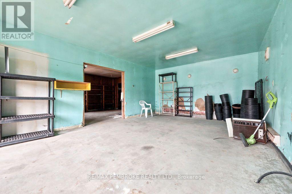 32560 Highway Highway, Laurentian Hills, Ontario  K0J 1P0 - Photo 44 - X13549334