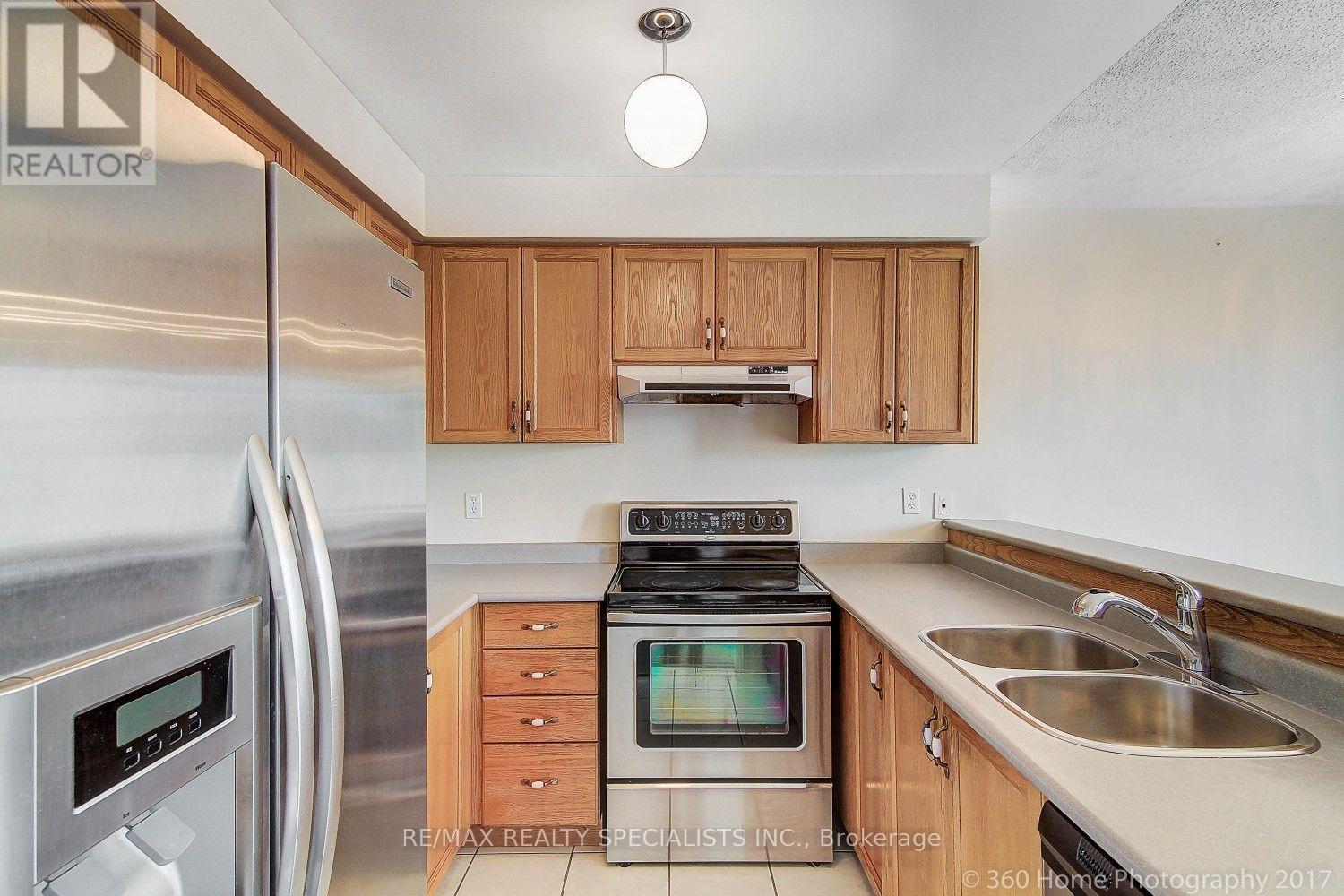 97 Piperbrook Crescent, Toronto, Ontario  M1E 5H1 - Photo 5 - E13566444