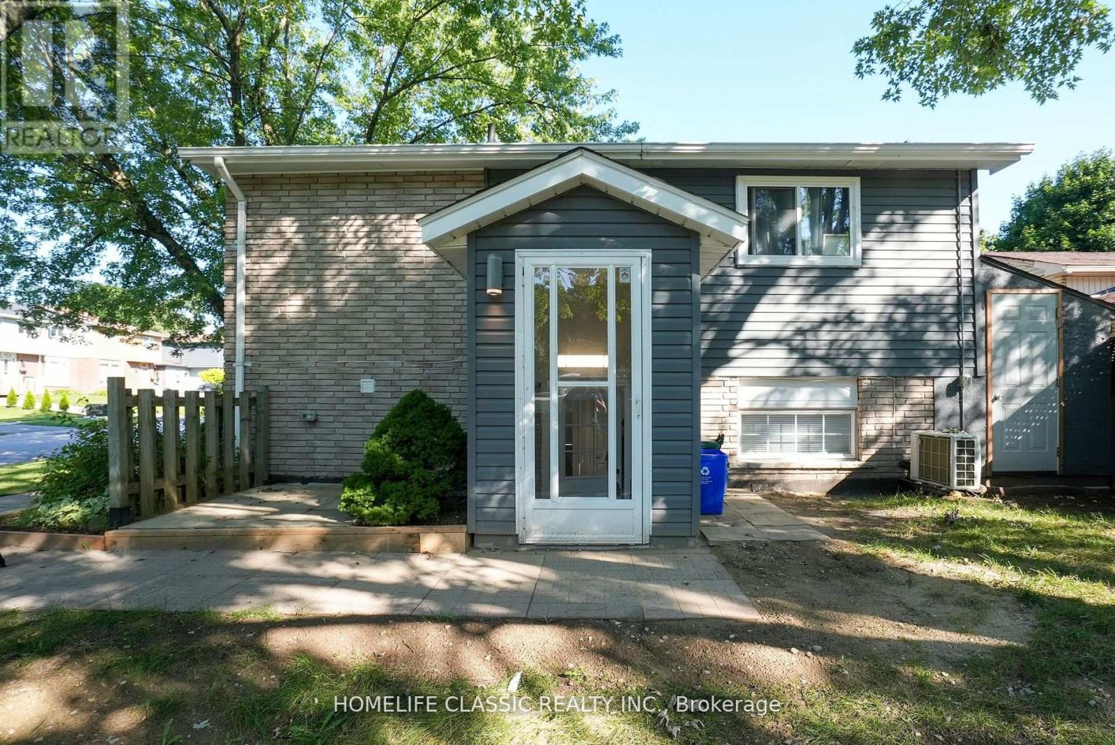 100 Chaucer Crescent, Barrie, Ontario L4N 4T7 - Photo 3 - S13566392