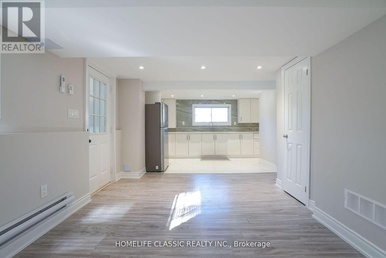 100 Chaucer Crescent, Barrie, Ontario L4N 4T7 - Photo 4 - S13566392