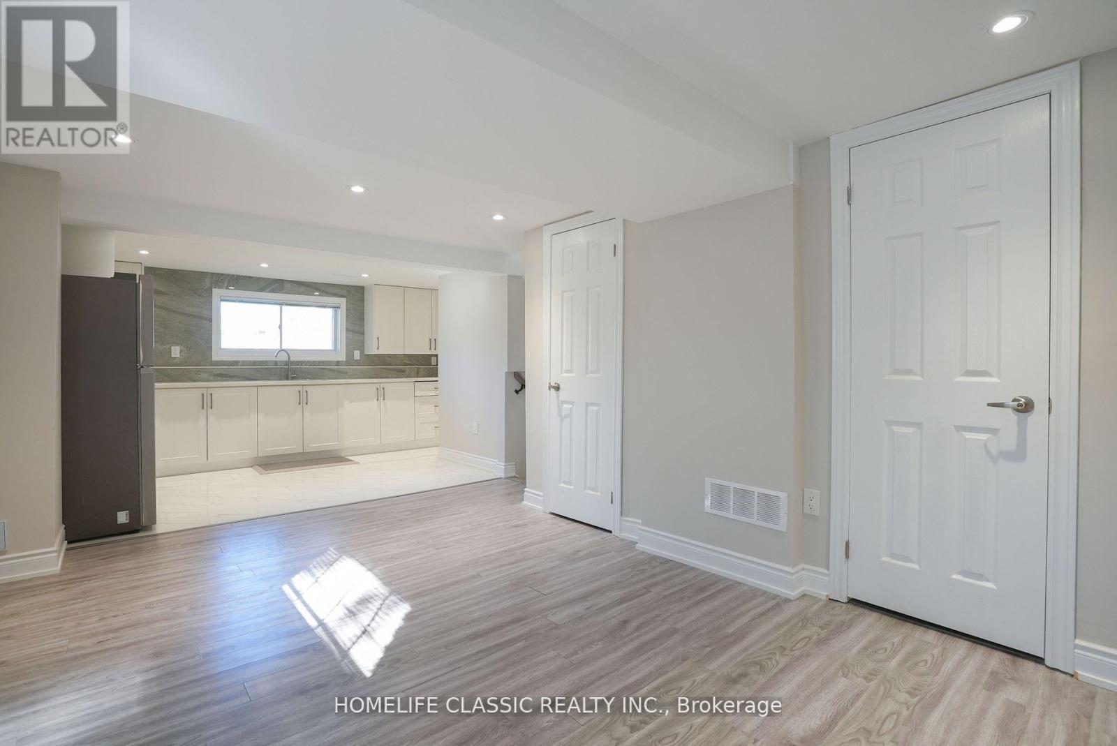 100 Chaucer Crescent, Barrie, Ontario L4N 4T7 - Photo 8 - S13566392