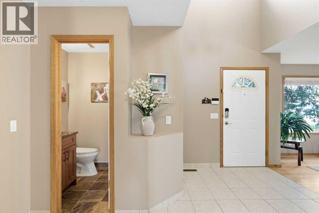 12 Edgeridge Green Nw, Calgary, Alberta  T3A 6A9 - Photo 19 - A2327402
