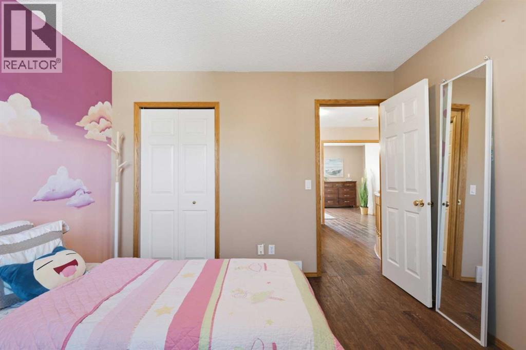 12 Edgeridge Green Nw, Calgary, Alberta  T3A 6A9 - Photo 24 - A2327402
