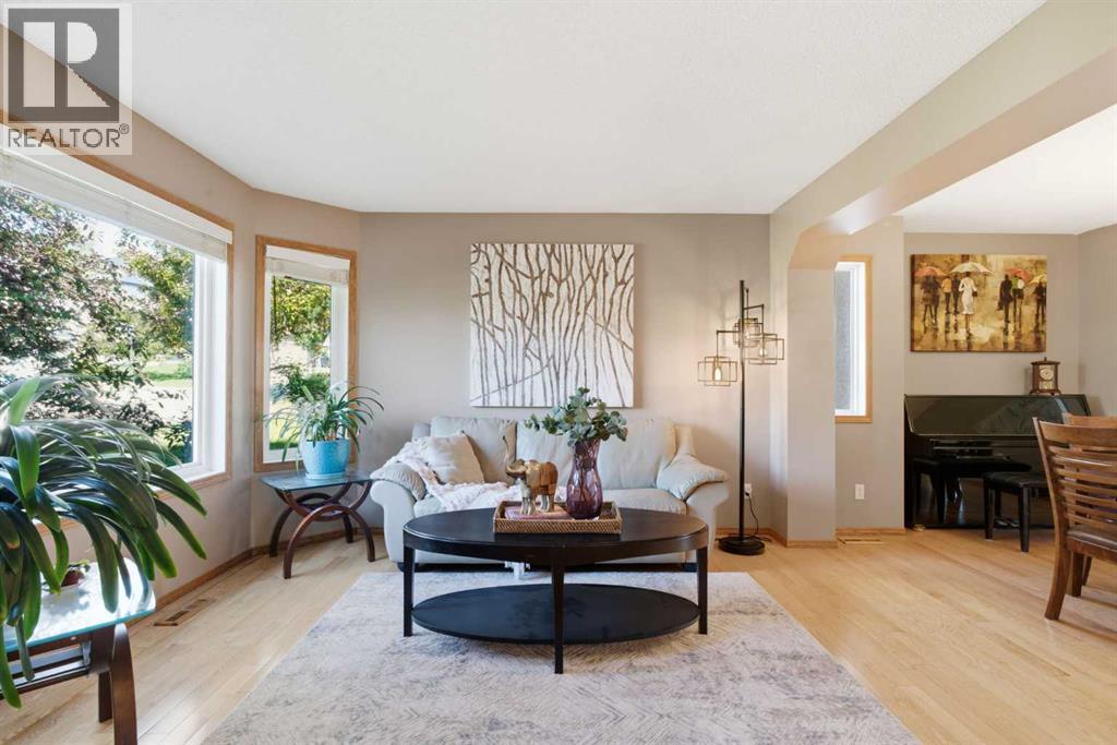 12 Edgeridge Green Nw, Calgary, Alberta  T3A 6A9 - Photo 6 - A2327402