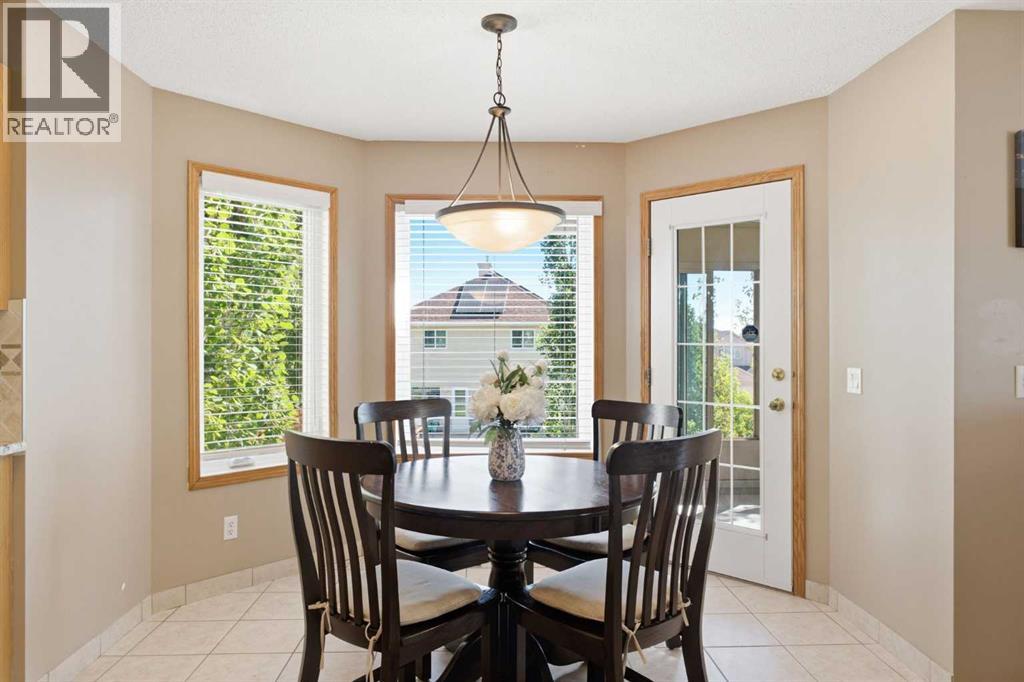12 Edgeridge Green Nw, Calgary, Alberta  T3A 6A9 - Photo 12 - A2327402