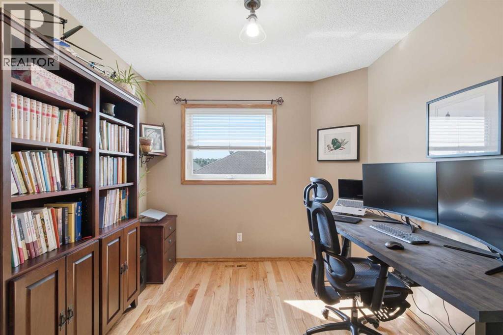 12 Edgeridge Green Nw, Calgary, Alberta  T3A 6A9 - Photo 18 - A2327402