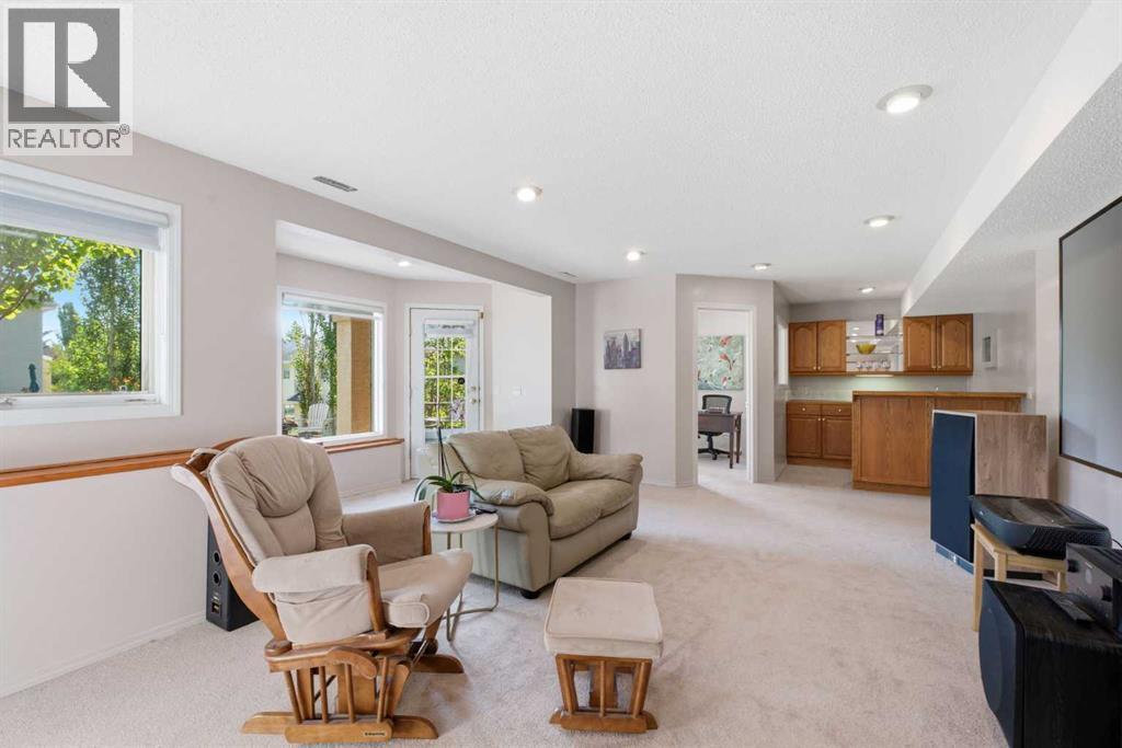 12 Edgeridge Green Nw, Calgary, Alberta  T3A 6A9 - Photo 40 - A2327402