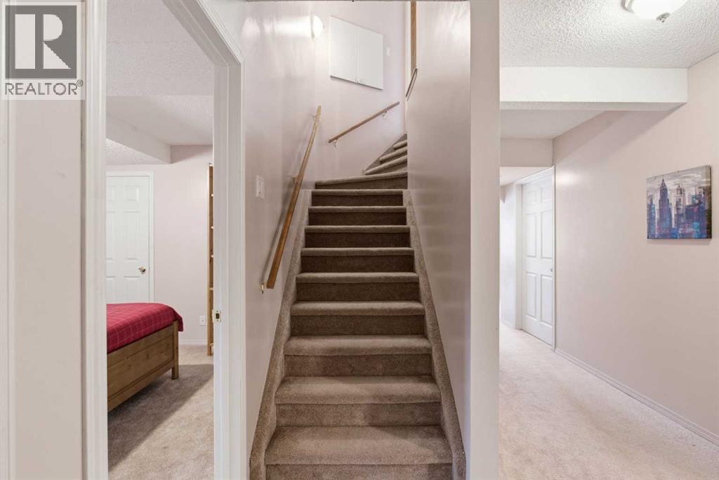 12 Edgeridge Green Nw, Calgary, Alberta  T3A 6A9 - Photo 37 - A2327402