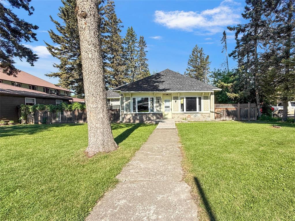 123 Wasagaming Drive, Clear Lake, Manitoba  R0J 1N0 - Photo 1 - 202616670