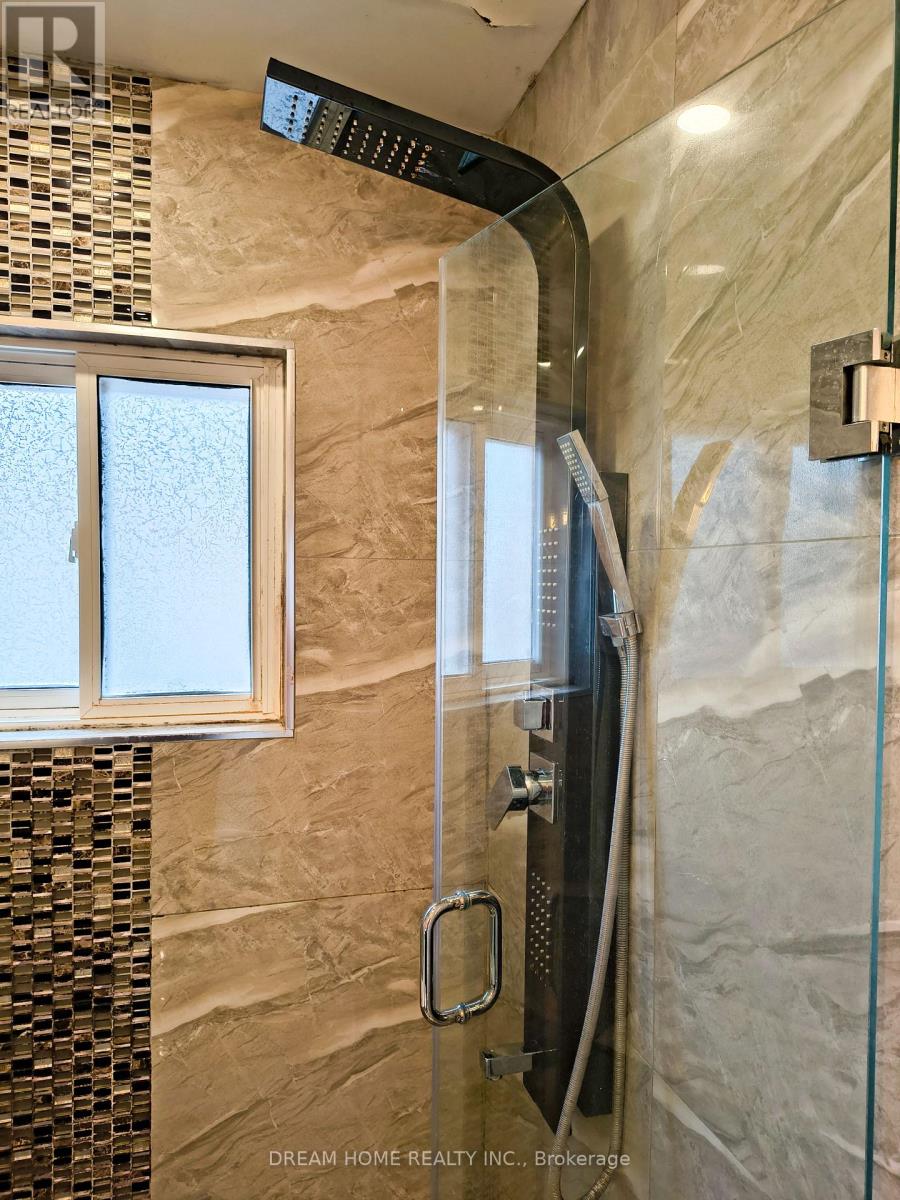 #back - 6 Alcester Court, Toronto, Ontario M6A 2Z6 - Photo 9 - W13548258