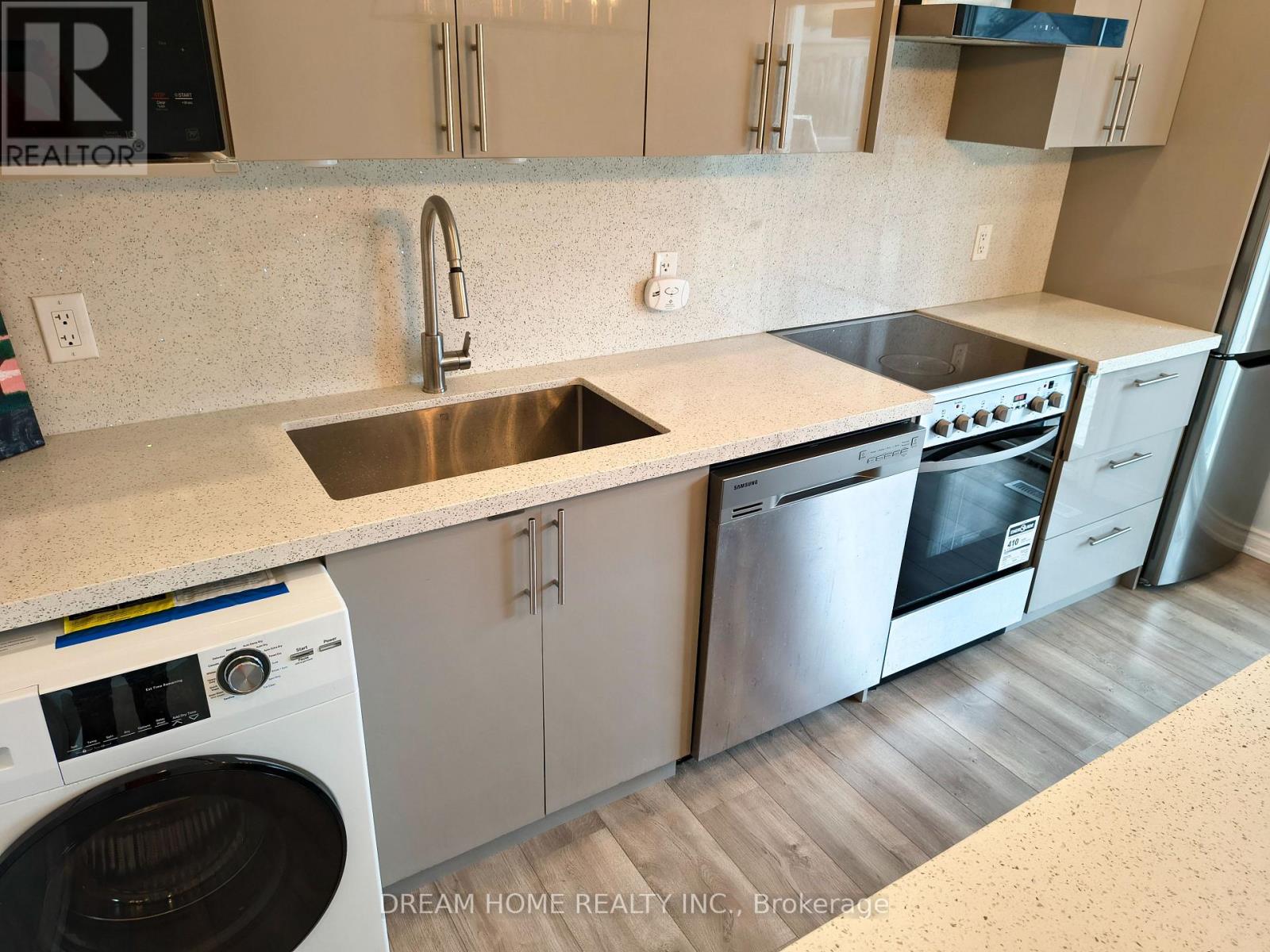 #back - 6 Alcester Court, Toronto, Ontario M6A 2Z6 - Photo 4 - W13548258