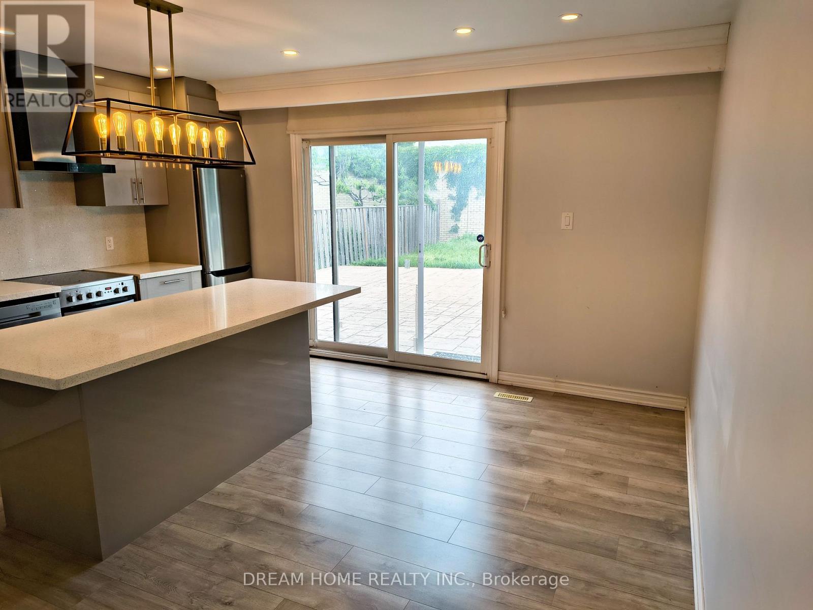 #back - 6 Alcester Court, Toronto, Ontario M6A 2Z6 - Photo 5 - W13548258