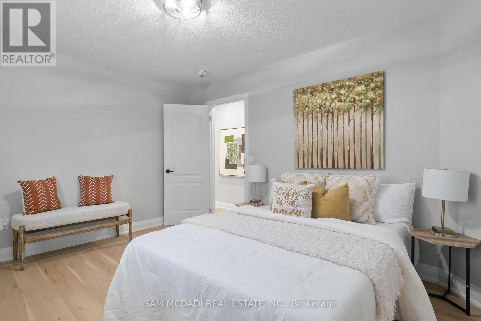 573 Settlers Road W, Oakville, Ontario  L6M 1N7 - Photo 19 - W13566326
